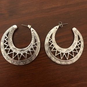 Silver color half-moon tribal crescent earrings 🖤